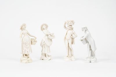 Quattro Statuine in Porcellana Bianca Raffiguranti Venditori di Frutta, Napoli, Secolo XX