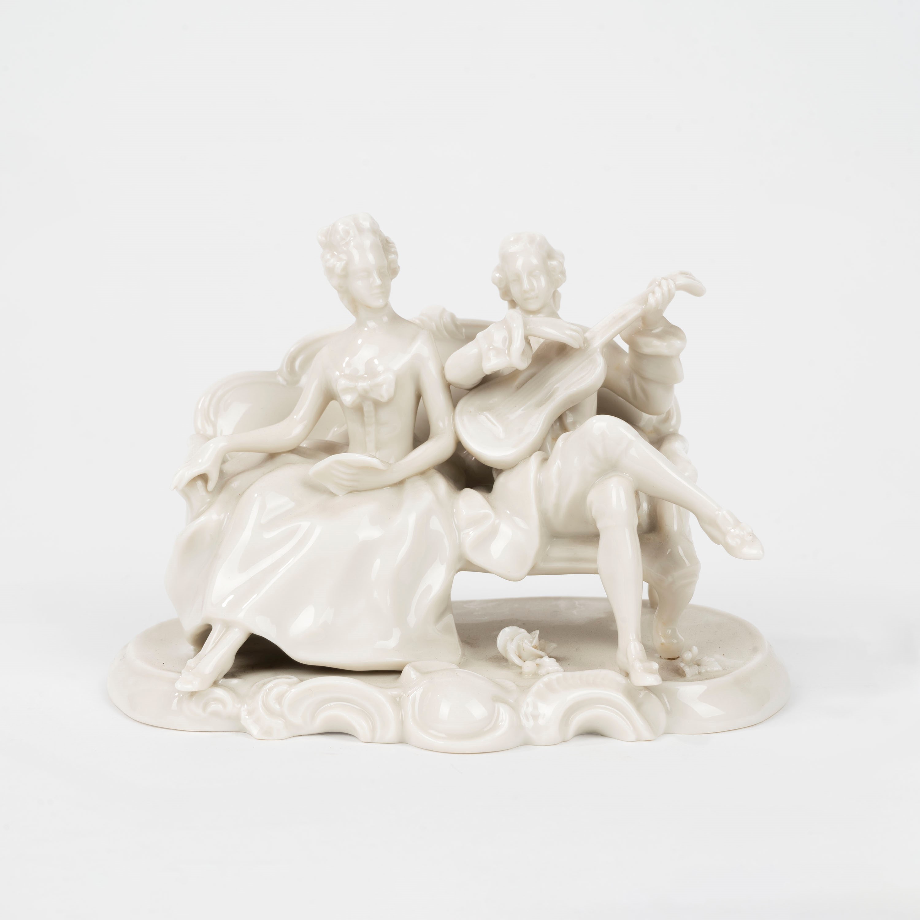 Lotto Composto da Cinque Sculture in Porcellana Bianca Raffiguranti Scene Galanti, Napoli, Secolo...
