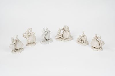 Lotto Composto da Sei Sculture in Porcellana Bianca Raffiguranti Scene Galanti, Napoli, Secolo XX