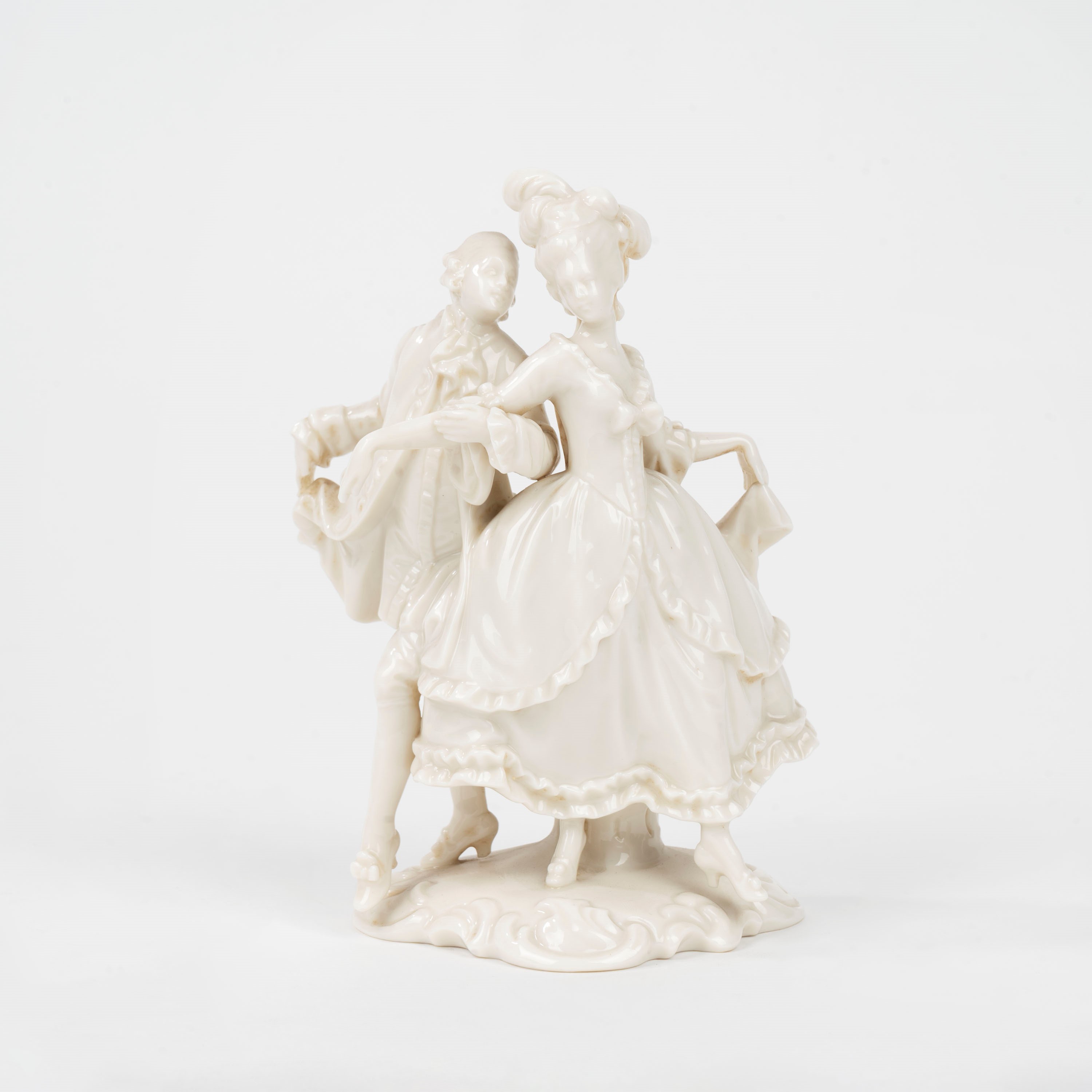 Lotto Composto da Sei Sculture in Porcellana Bianca Raffiguranti Scene Galanti, Napoli, Secolo XX