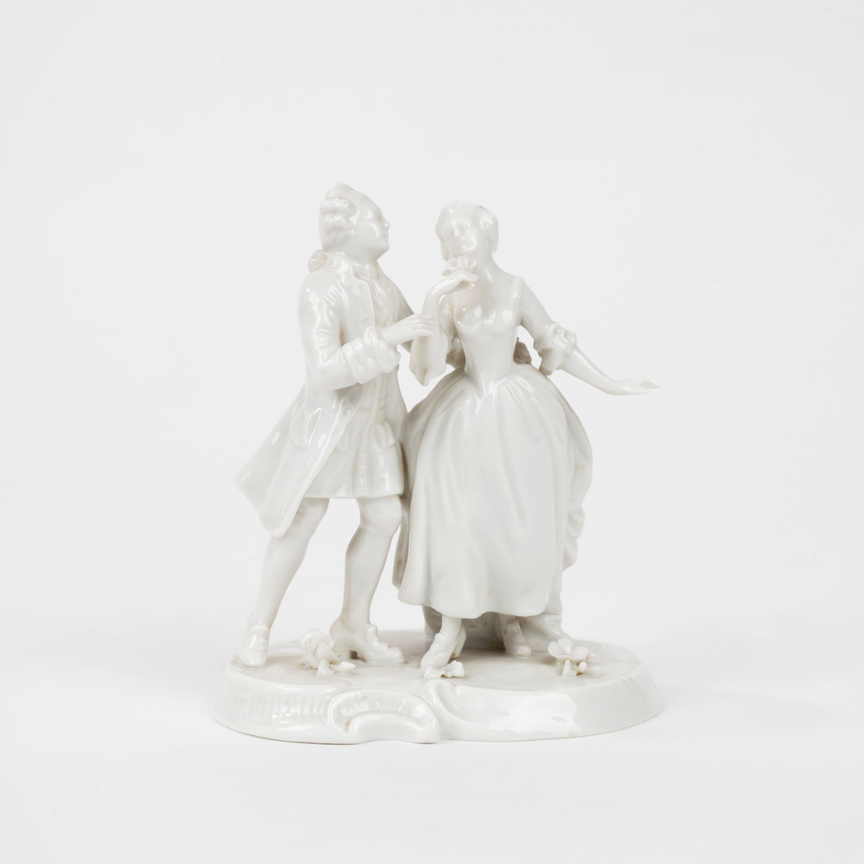 Lotto Composto da Sei Sculture in Porcellana Bianca Raffiguranti Scene Galanti, Napoli, Secolo XX
