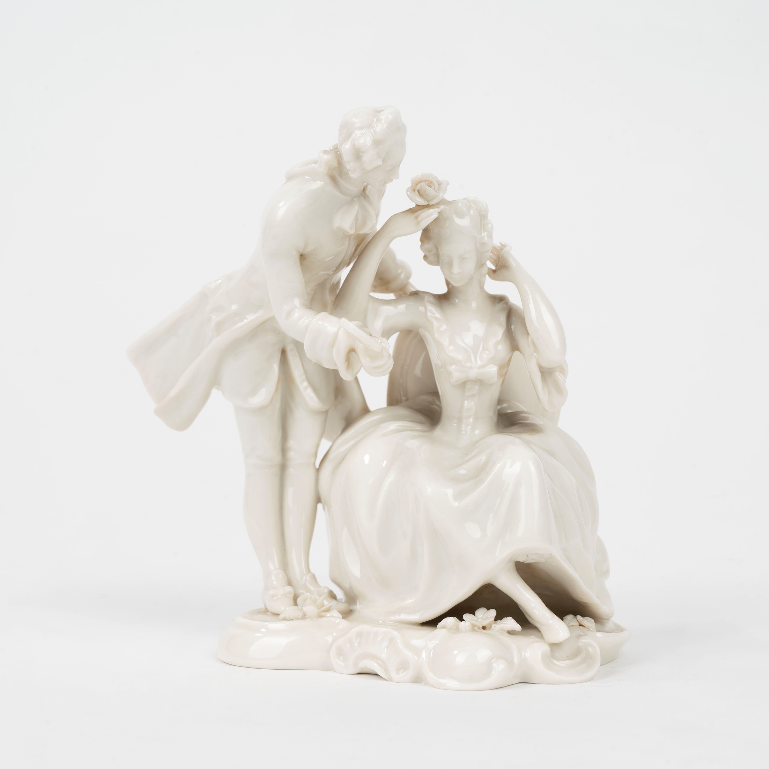 Lotto Composto da Sei Sculture in Porcellana Bianca Raffiguranti Scene Galanti, Napoli, Secolo XX