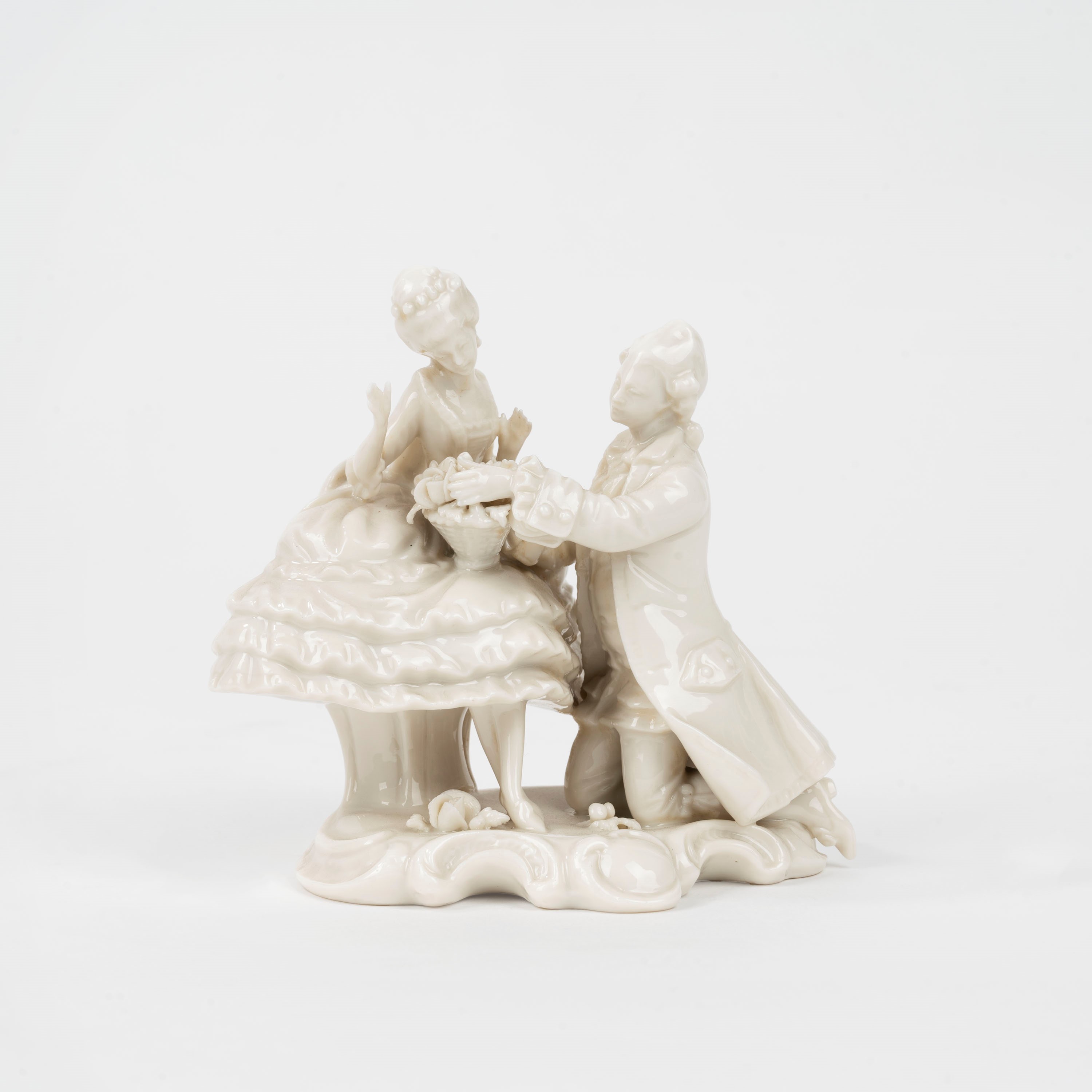 Lotto Composto da Sette Sculture in Porcellana Bianca, Secolo XX
