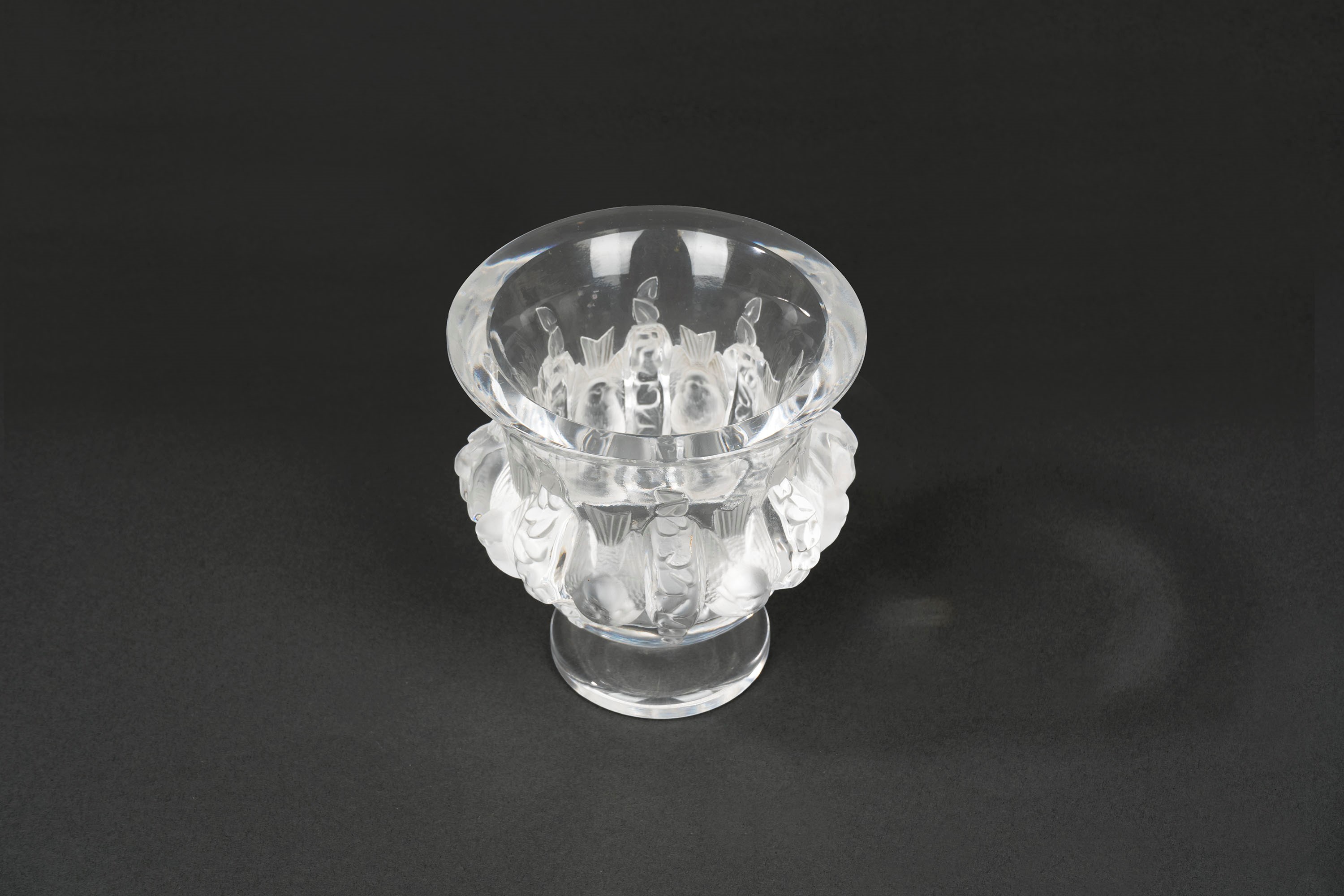 Lalique - Vaso in Vetro Modello Dampierre, Anni '50 del Novecento