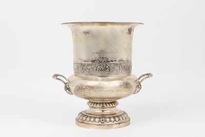 Vaso Biansato in Argento, con Stemma Nobiliare sul Fronte