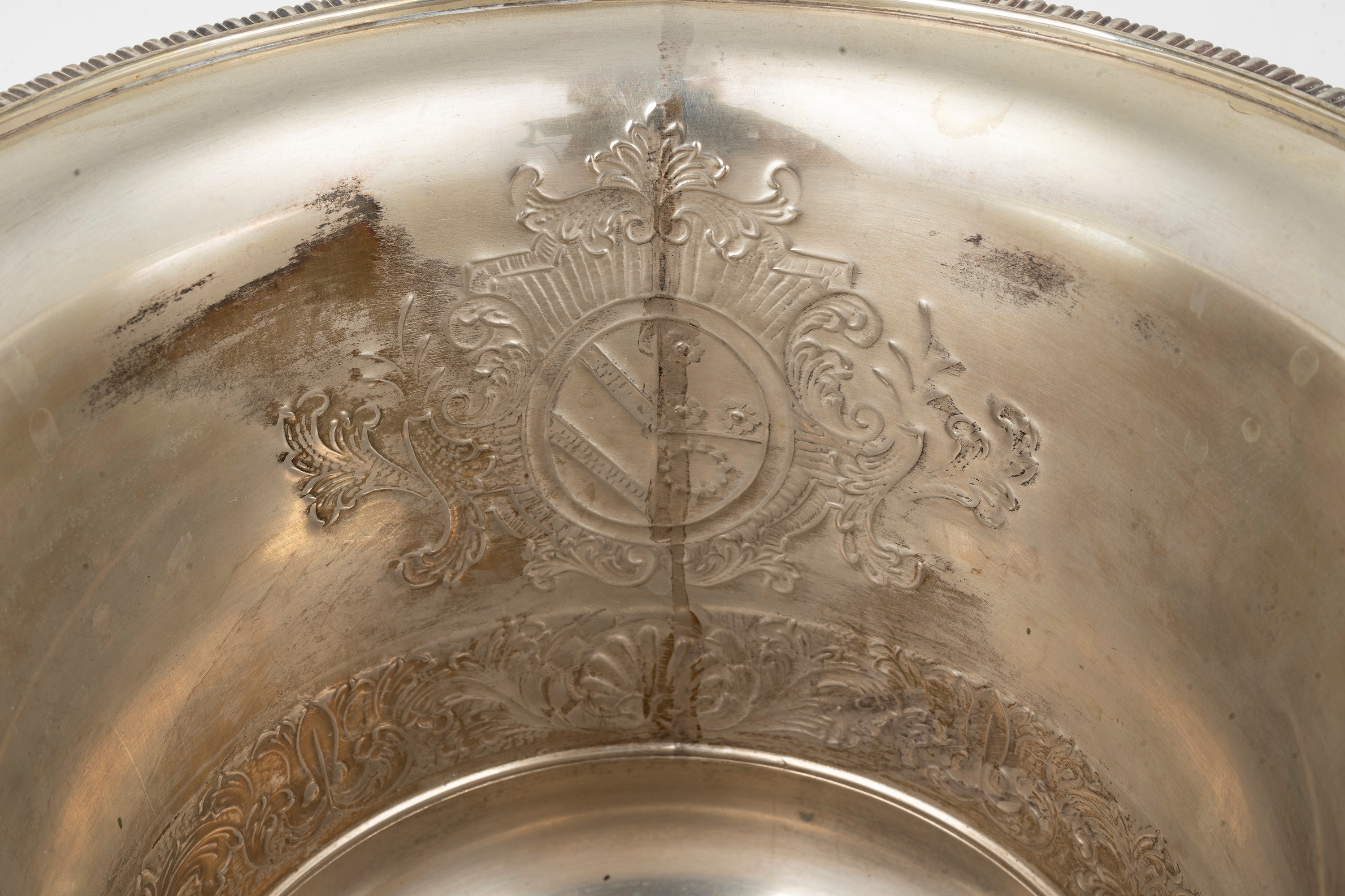 Vaso Biansato in Argento, con Stemma Nobiliare sul Fronte
