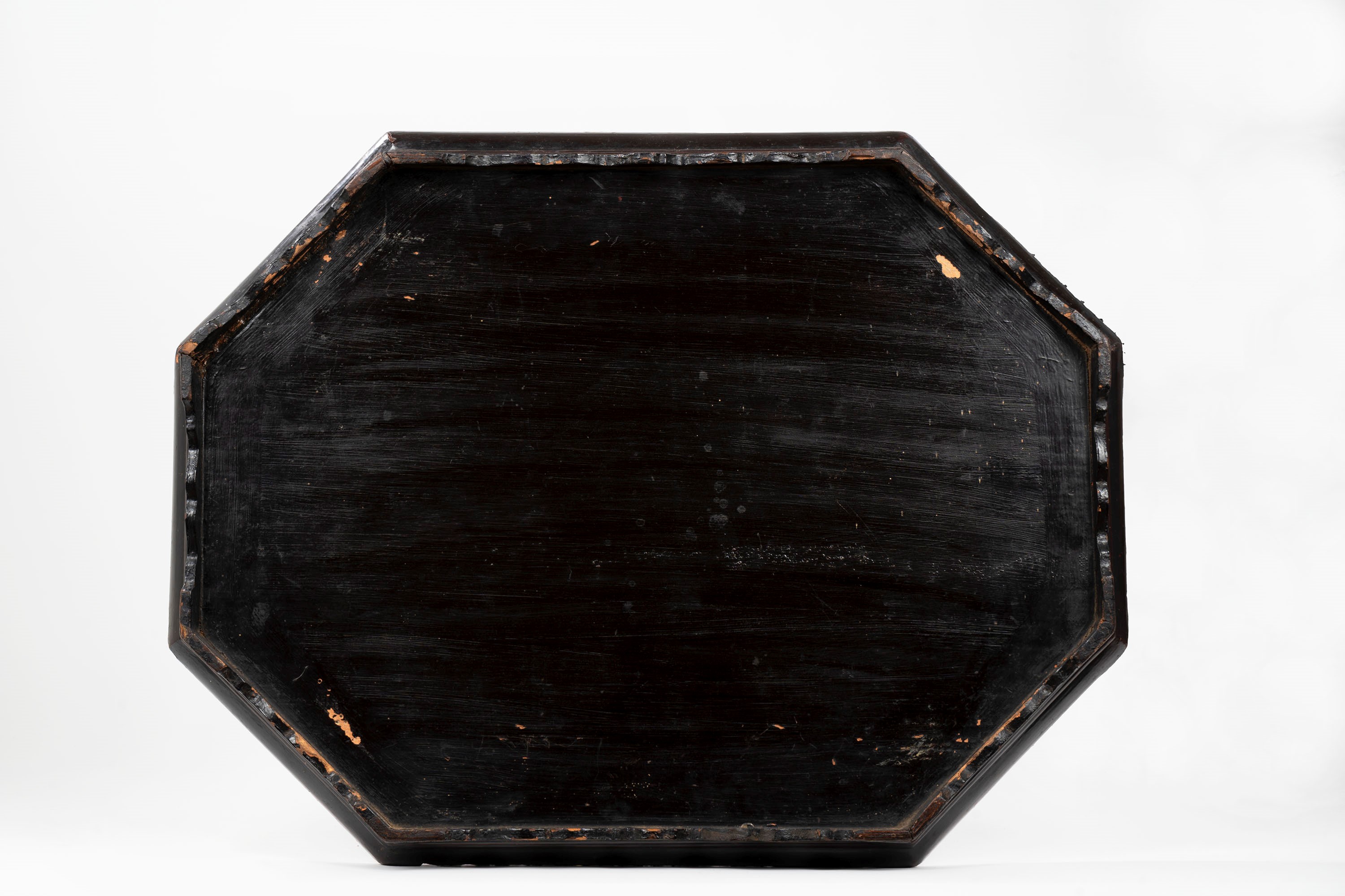 Vassoio Ottagonale in Legno Laccato a Chinoiserie, Secolo XIX
