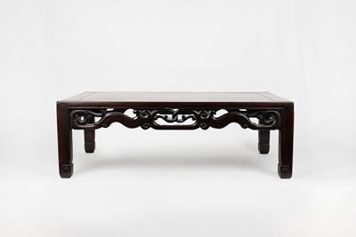 Tavolinetto in Legno Intagliato di Gusto Orientale, Secolo XX
