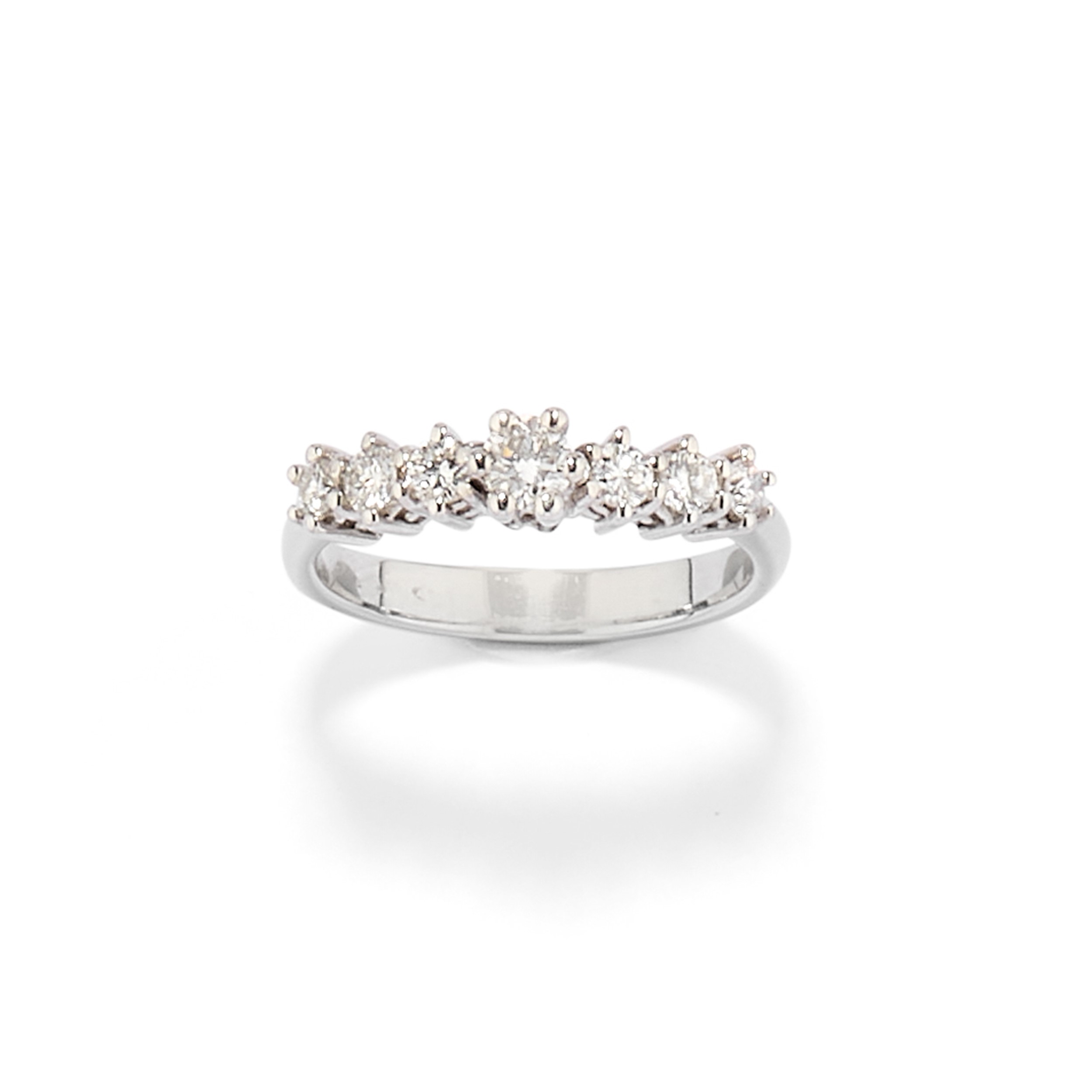 Orecchini e Anello con Diamanti