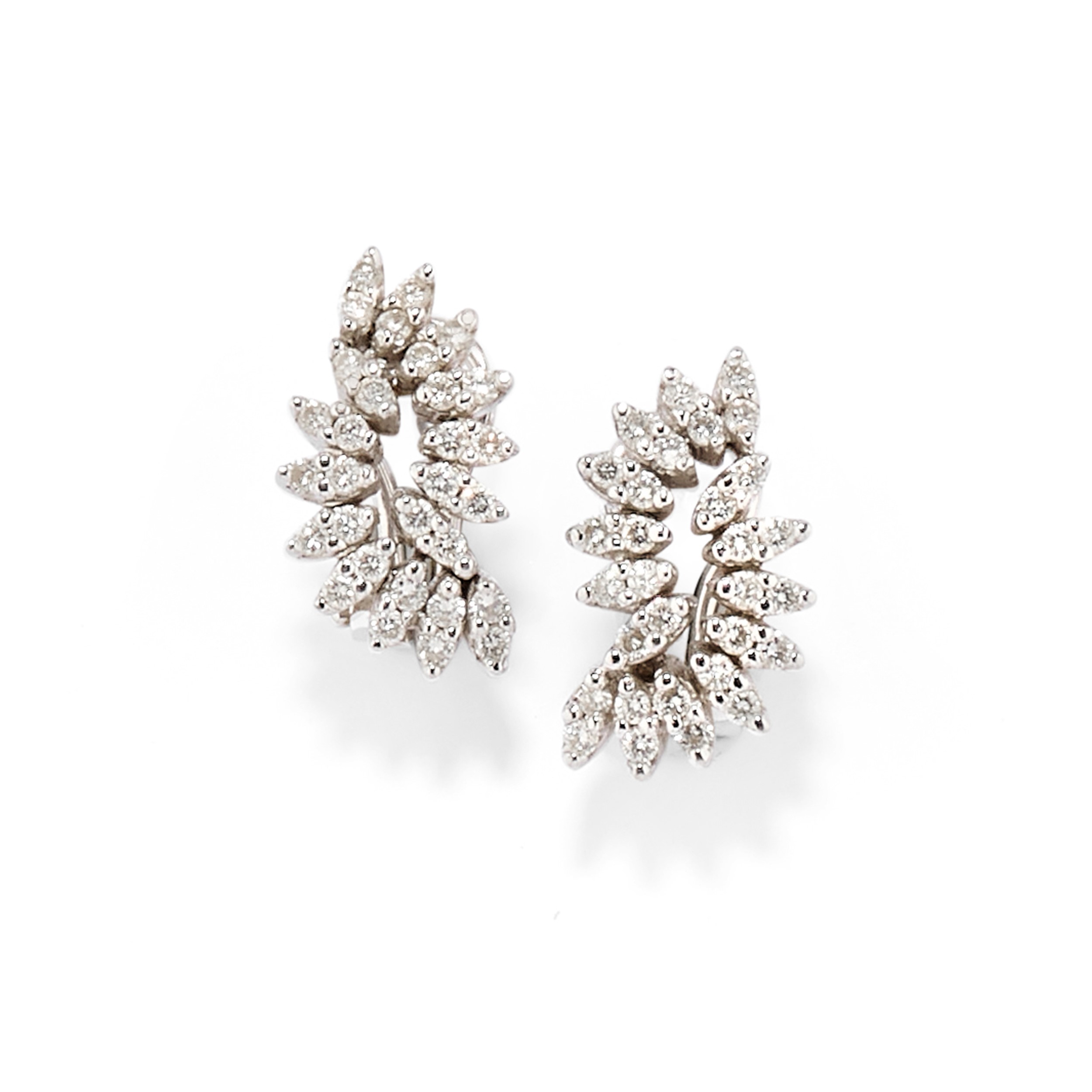 Orecchini e Anello con Diamanti