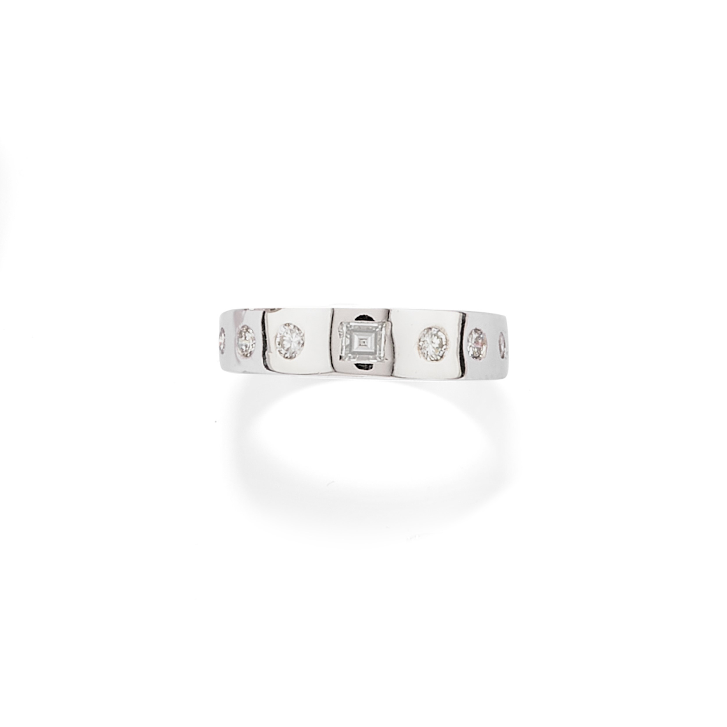 Due anelli in oro bianco 18k con diamanti, misura 12 e 18