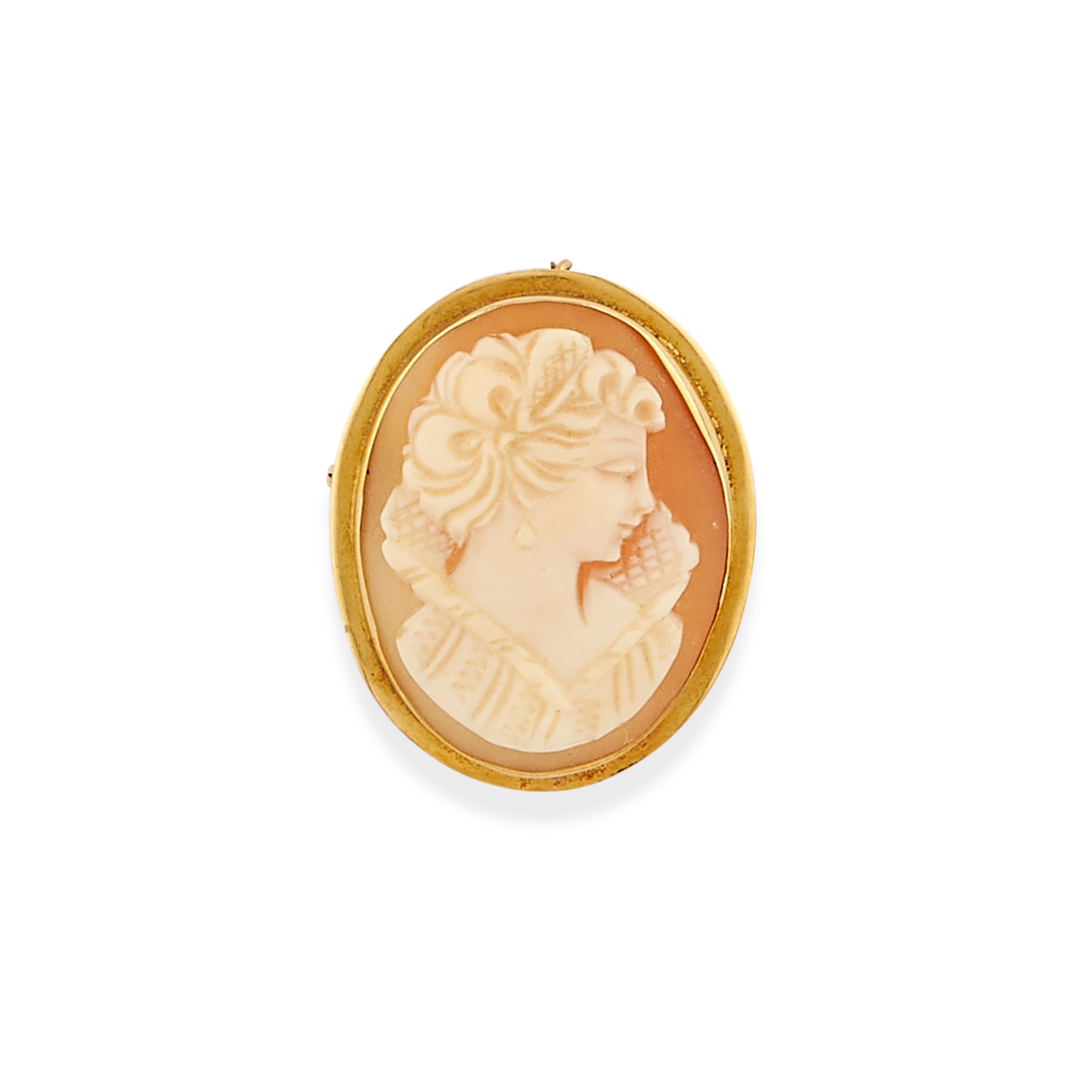 Due pendenti-spilla e coppia di orecchini con cammei in oro giallo 18k
