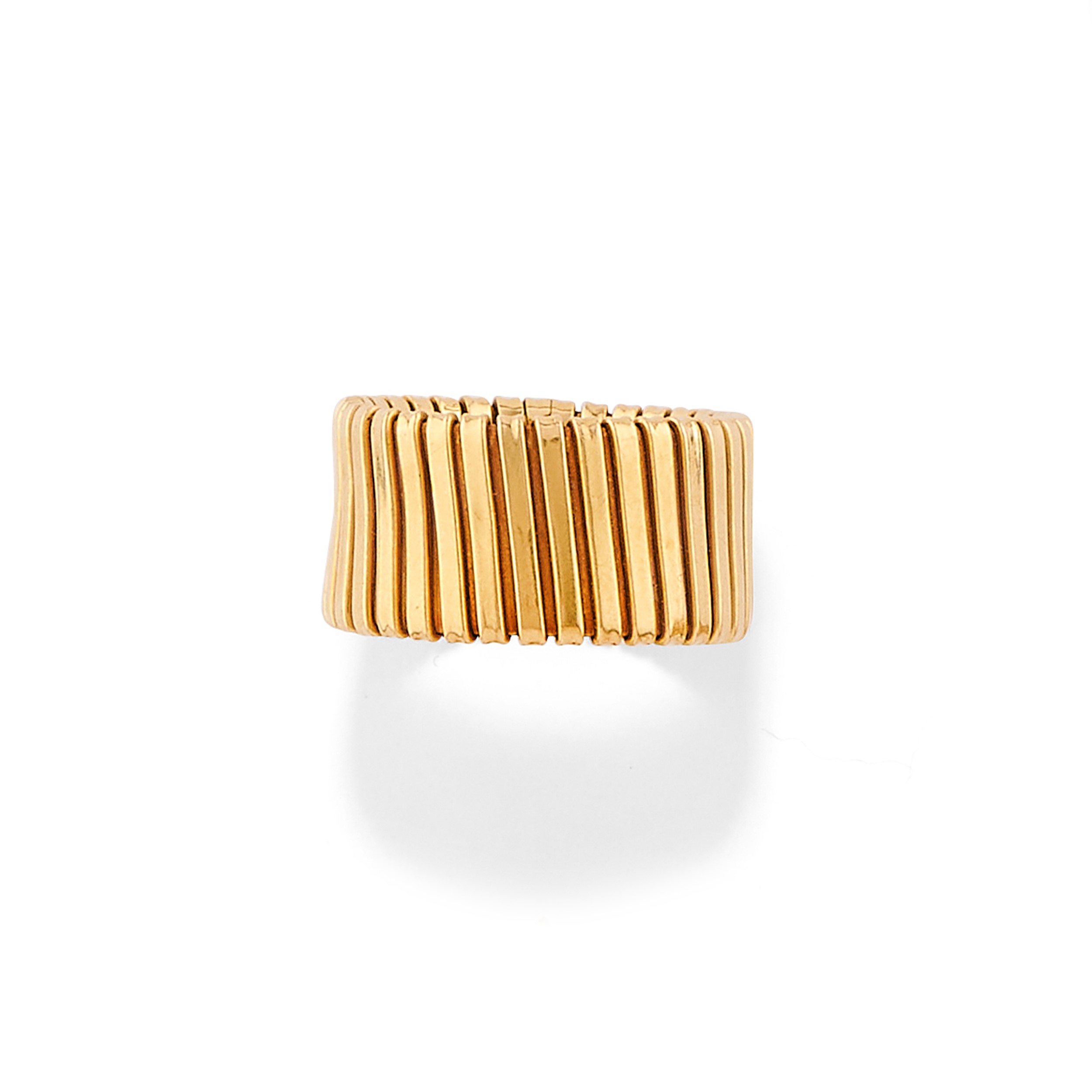Set di gioielli in oro giallo 18k: tre anelli e due coppie di orecchini