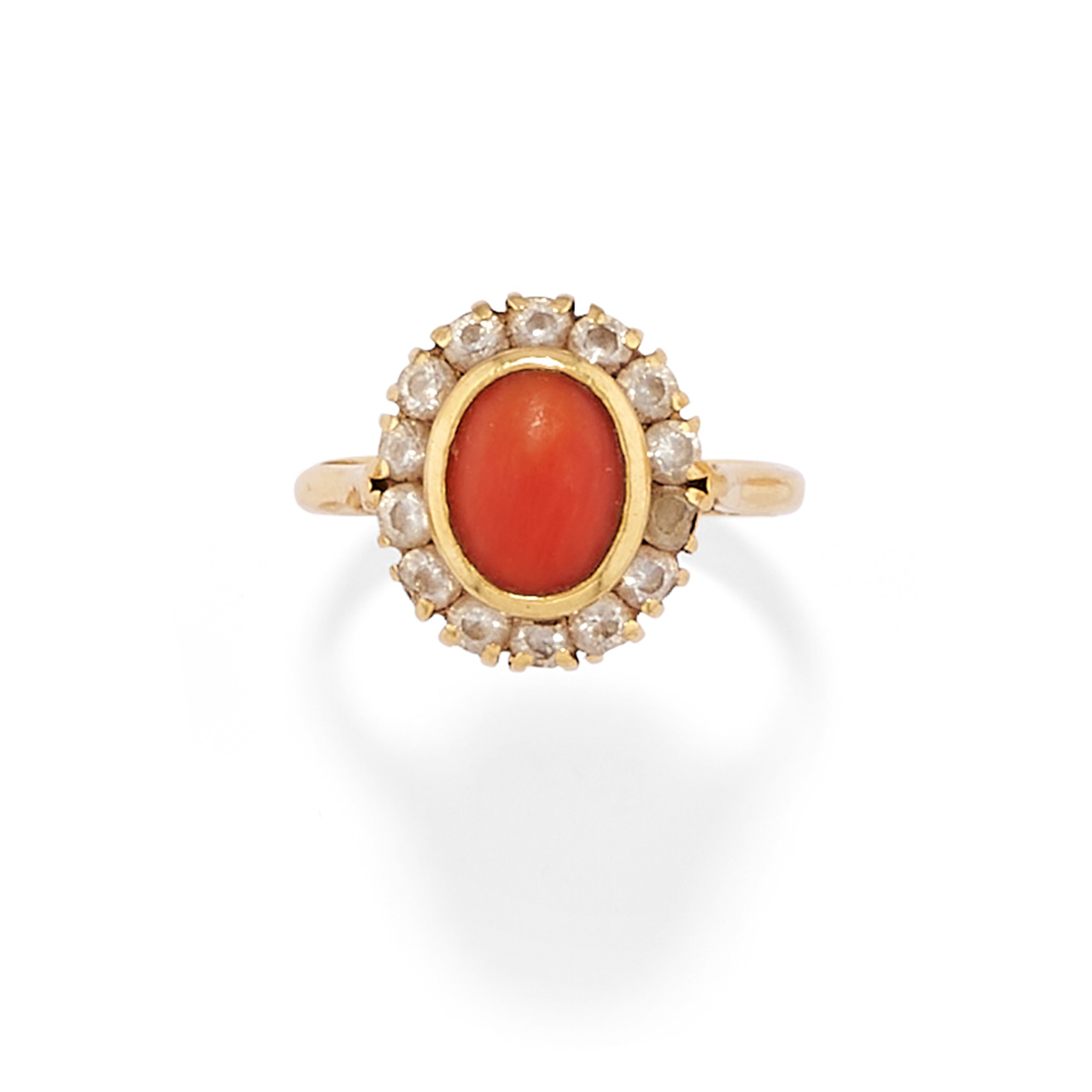 Otto anelli in oro giallo 18k e argento con corallo e pietre preziose