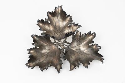 Centrotavola in Argento 925 a Forma di Tre Foglie di Vite, Secolo XX