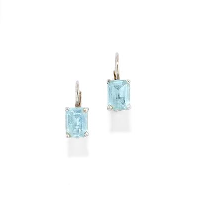 Orecchini in oro bianco 18k con acquamarine taglio rettangolare