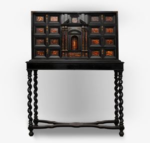  - ☼ Coin holder in ebonized wood and tortoiseshell, late 18th century - early 19th century
