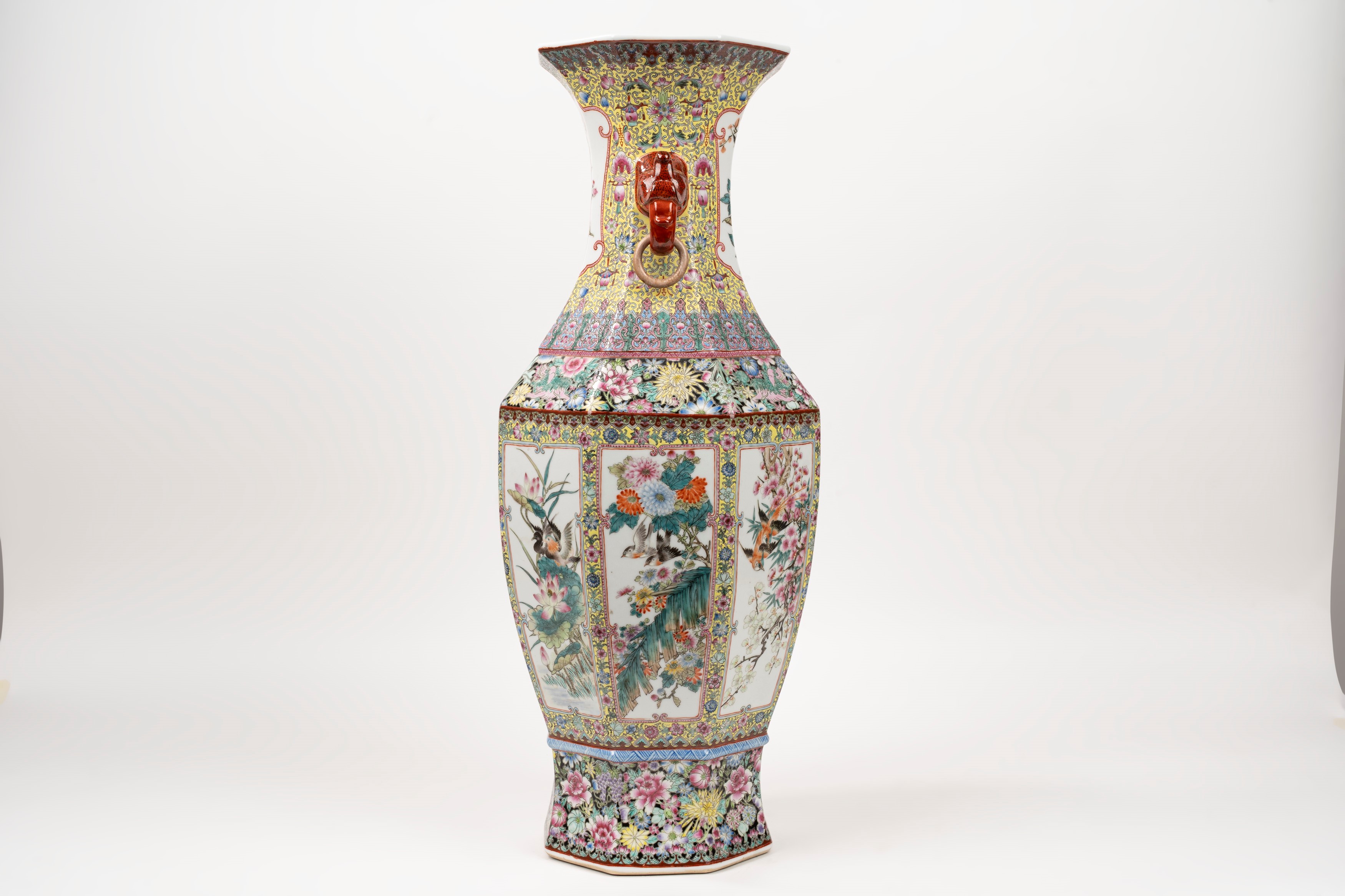 Vaso in Porcellana Policroma, Cina, Secolo XX