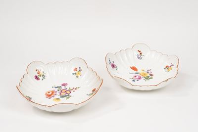 Coppia di Piatti in Porcellana Policroma, Manifattura di Meissen, Secolo XVIII