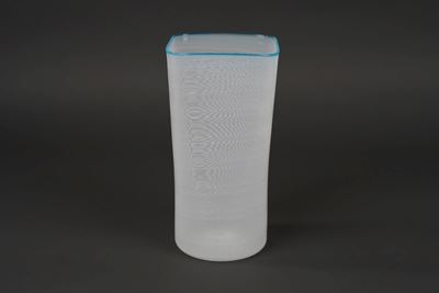 Vaso in Vetro di Forma Quadrangolare a Mezza Filigrana, Secolo XX