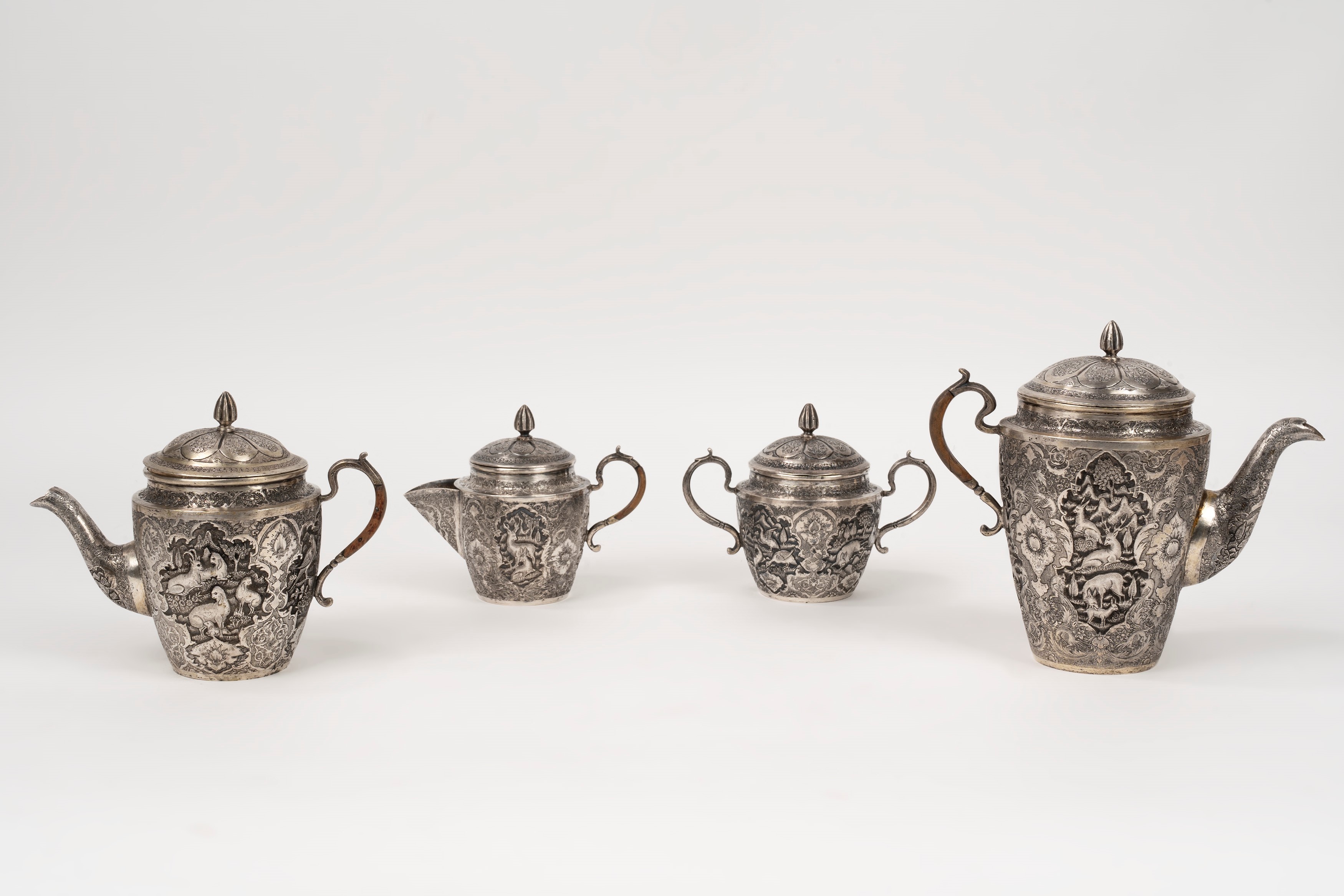 Servizio da Tè in Argento, Persia, Secolo XIX