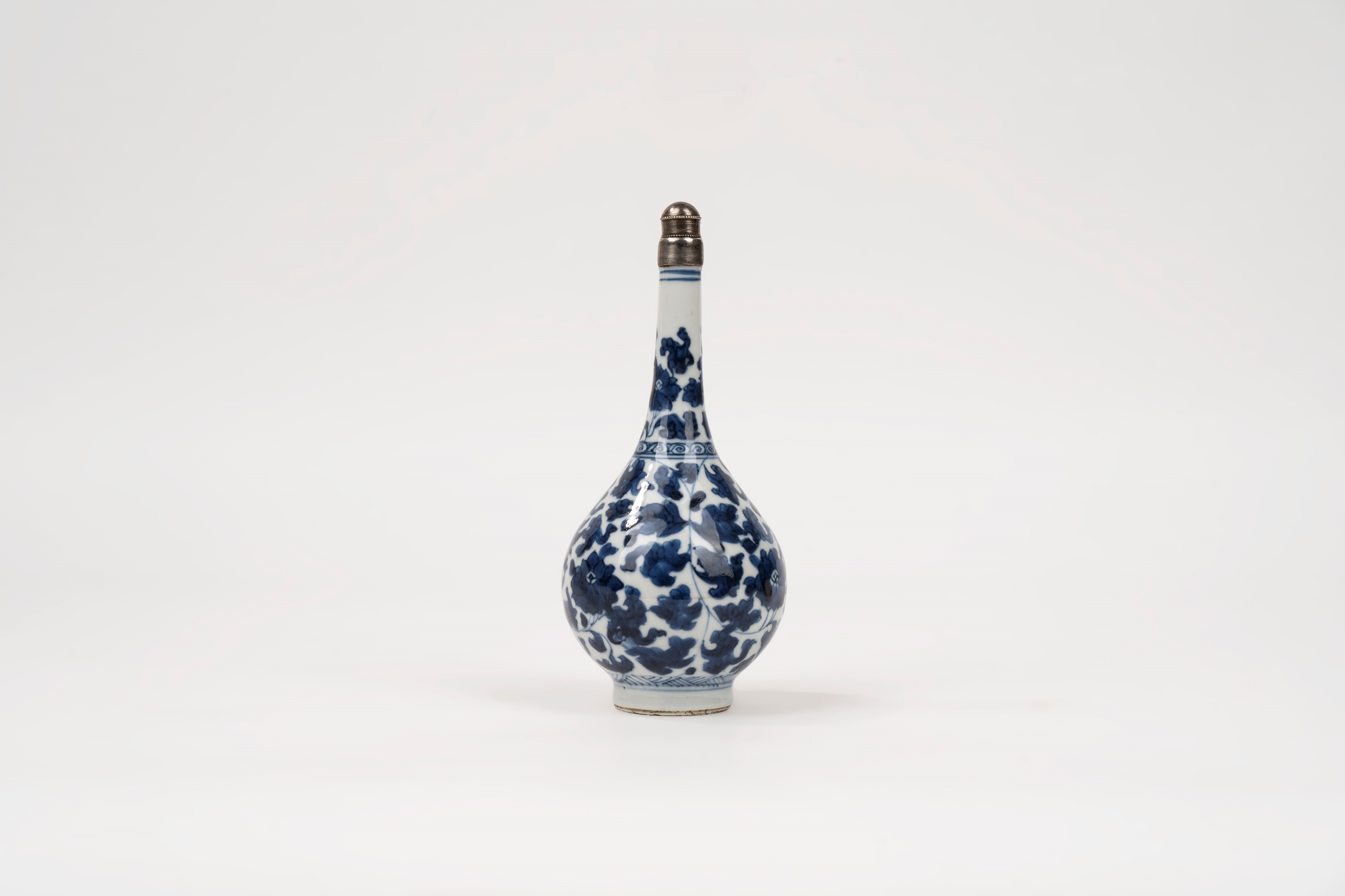 blue-and-white-porcelain-cruet-china-kangxi-period-charms-of-art