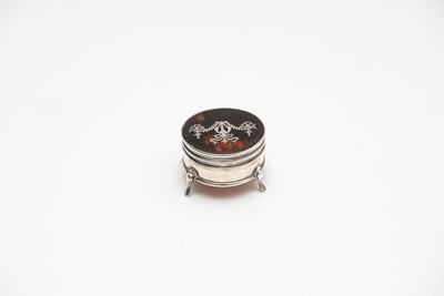 Scatolina in Argento con Coperchio in Corno, Inghilterra Secolo XIX