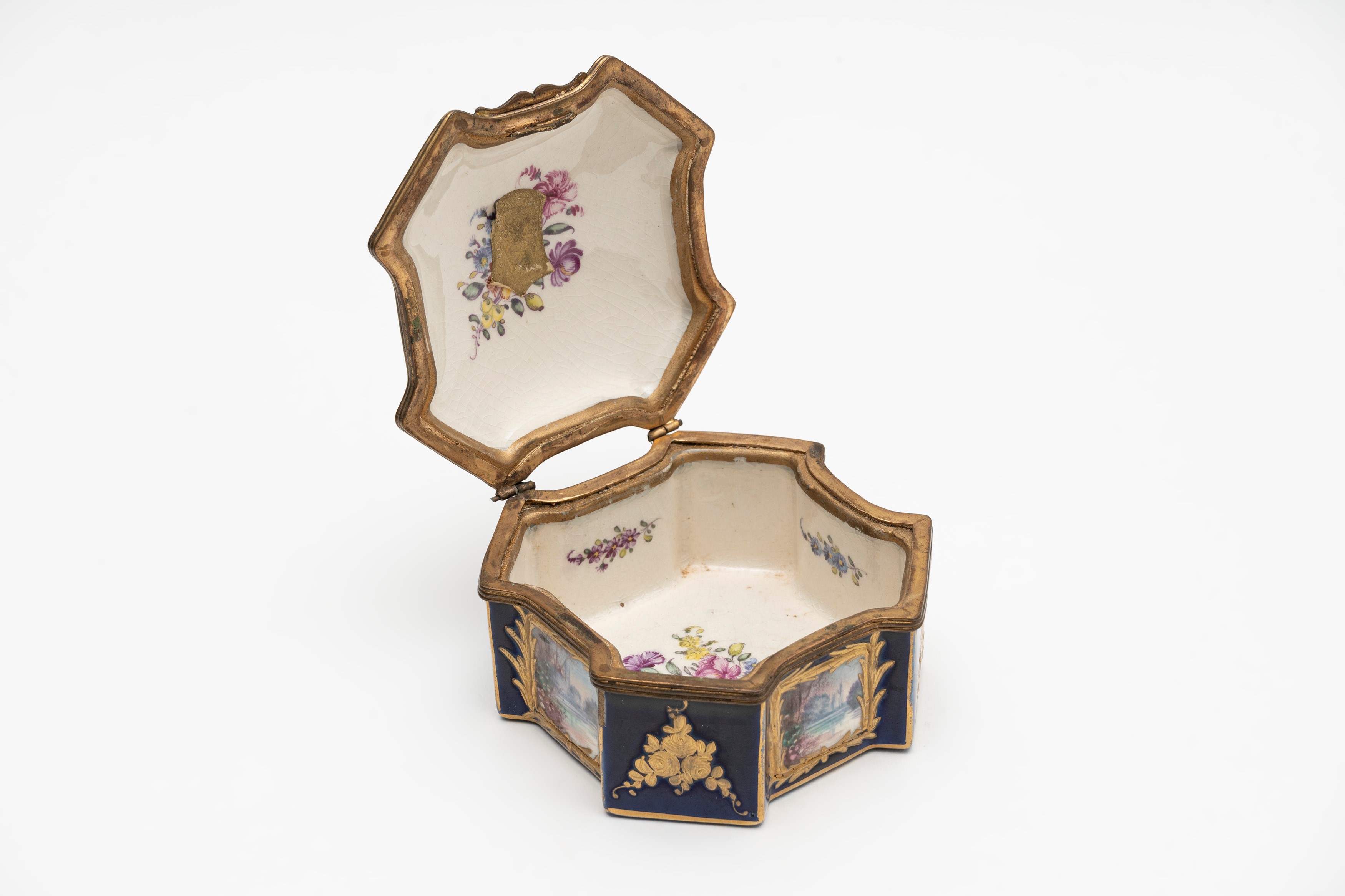 Scatola in Porcellana di Sevres, Secolo XIX