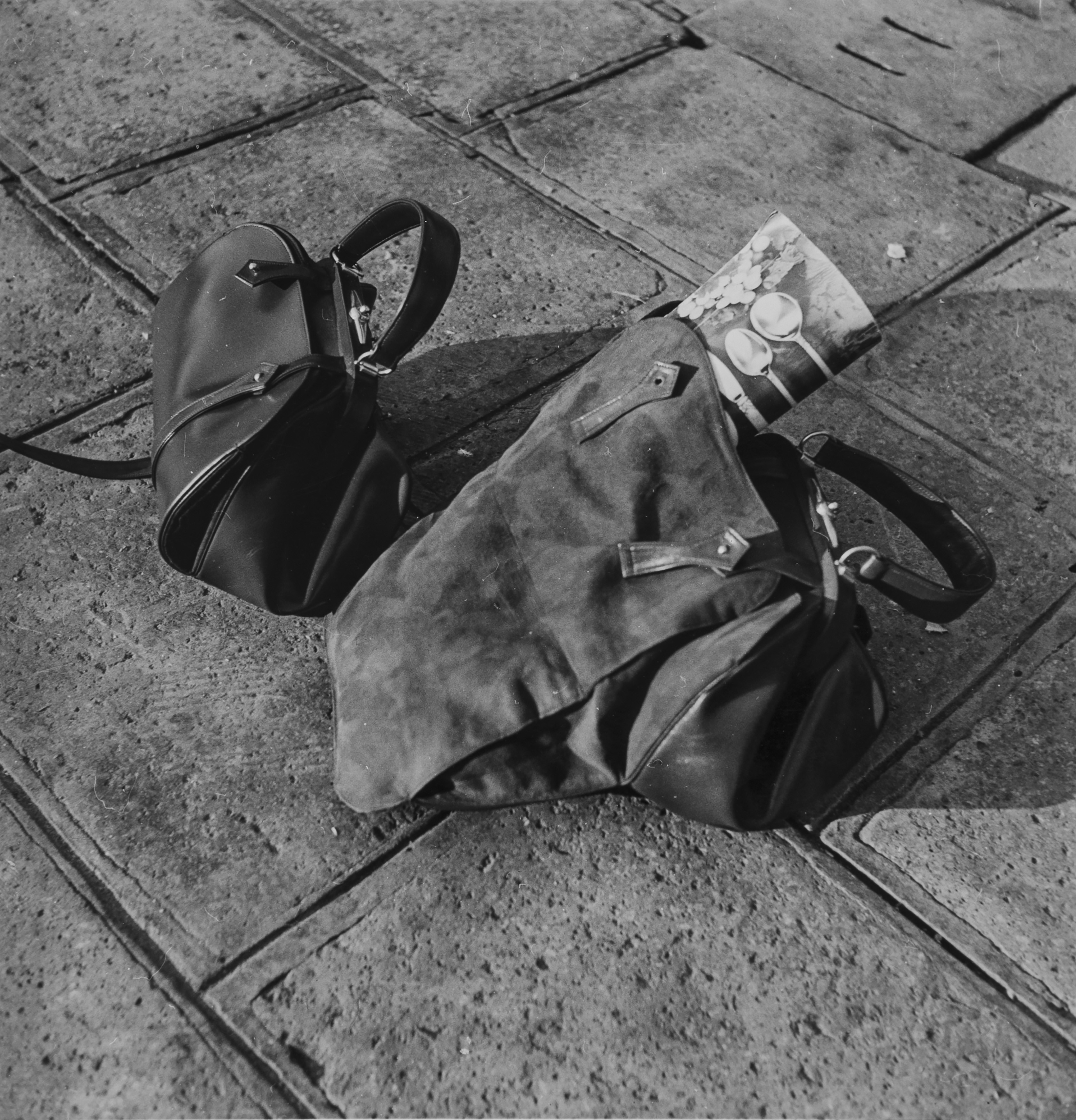 Frank Horvat - Senza Titolo (borse)