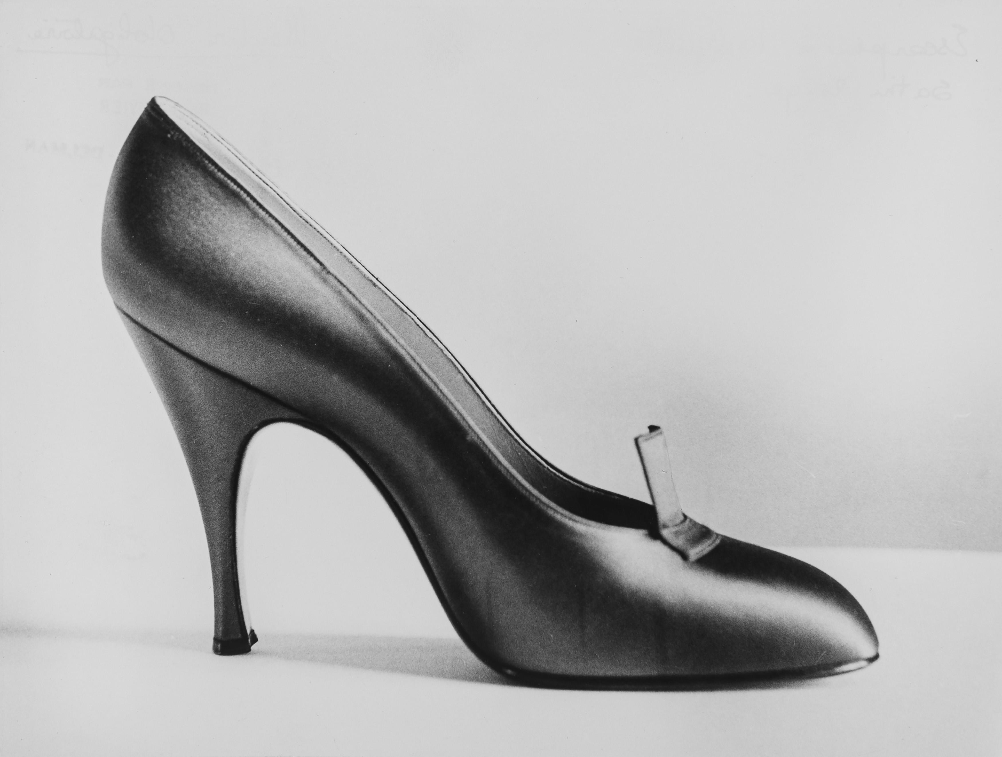 André Ostier - Senza Titolo (abito Lanvin, Scarpe Roger Vivier per Christian Dior)