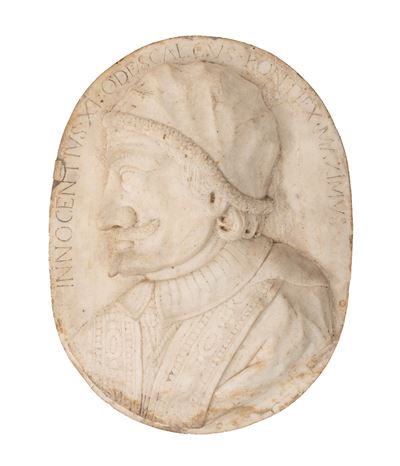 Bassorilievo in Marmo Raffigurante Ritratto di Papa Innocenzo XI Odescalchi di Profilo, Secolo XV...