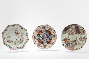 Tre piattini in porcellana