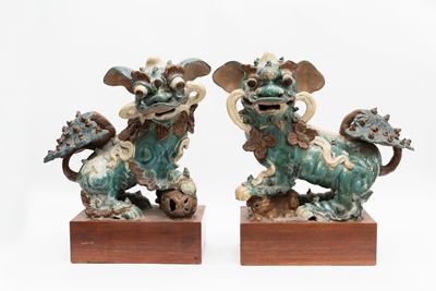 Coppia di Cani di Pho in Ceramica Policroma, Cina, Secolo XIX