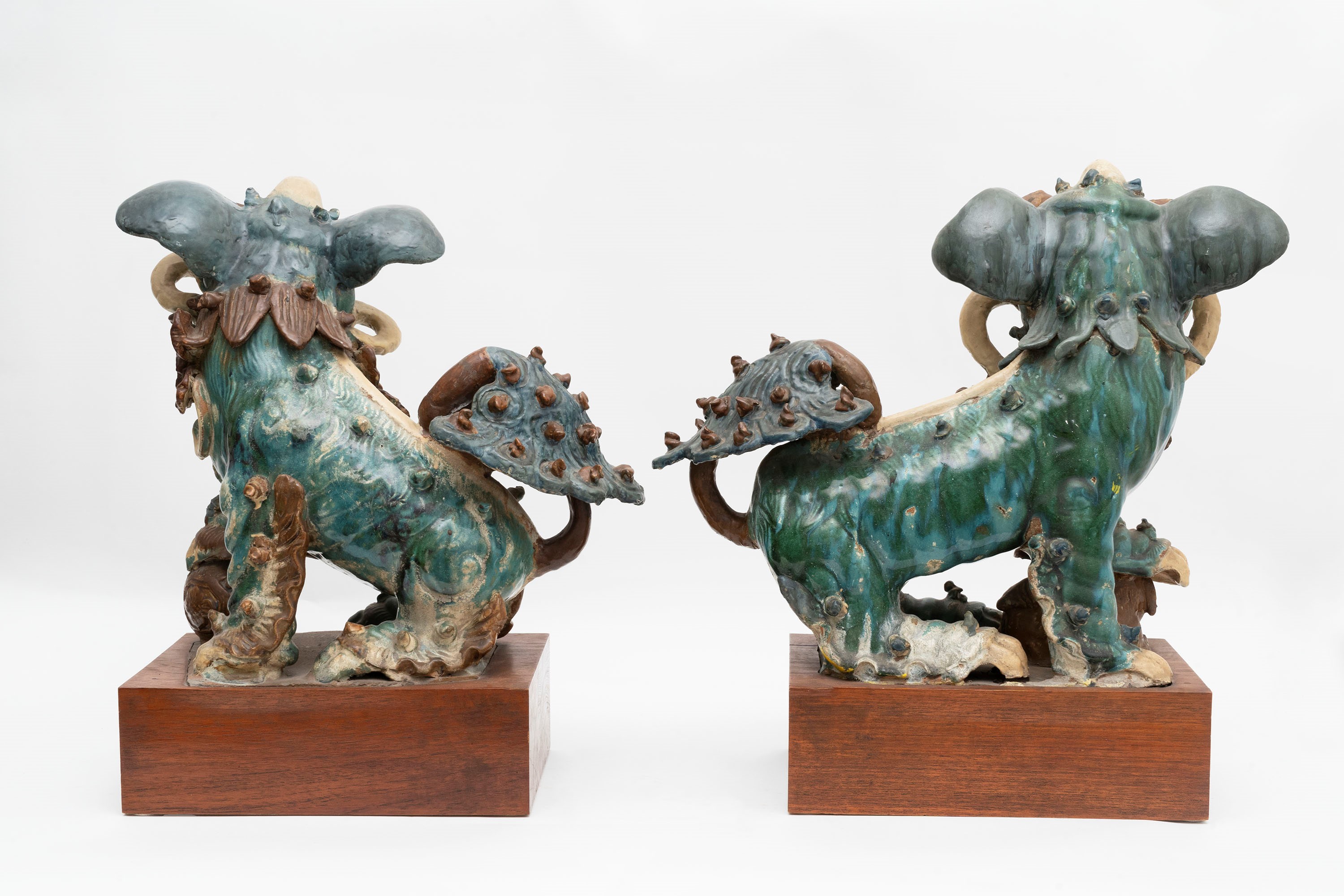 Coppia di Cani di Pho in Ceramica Policroma, Cina, Secolo XIX