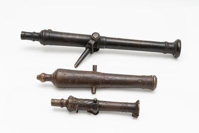 Tre Antichi Modellini di Cannone in Bronzo