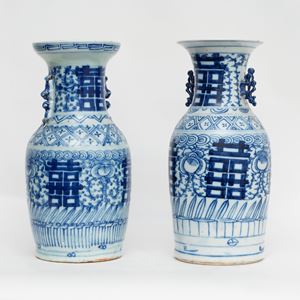  - Two blue and white porcelain vases, 19th century China