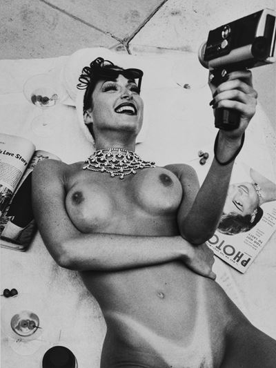 1950s Hollywood Glamour Housewife, Stampa vintage alla gelatina ai sali d'argento