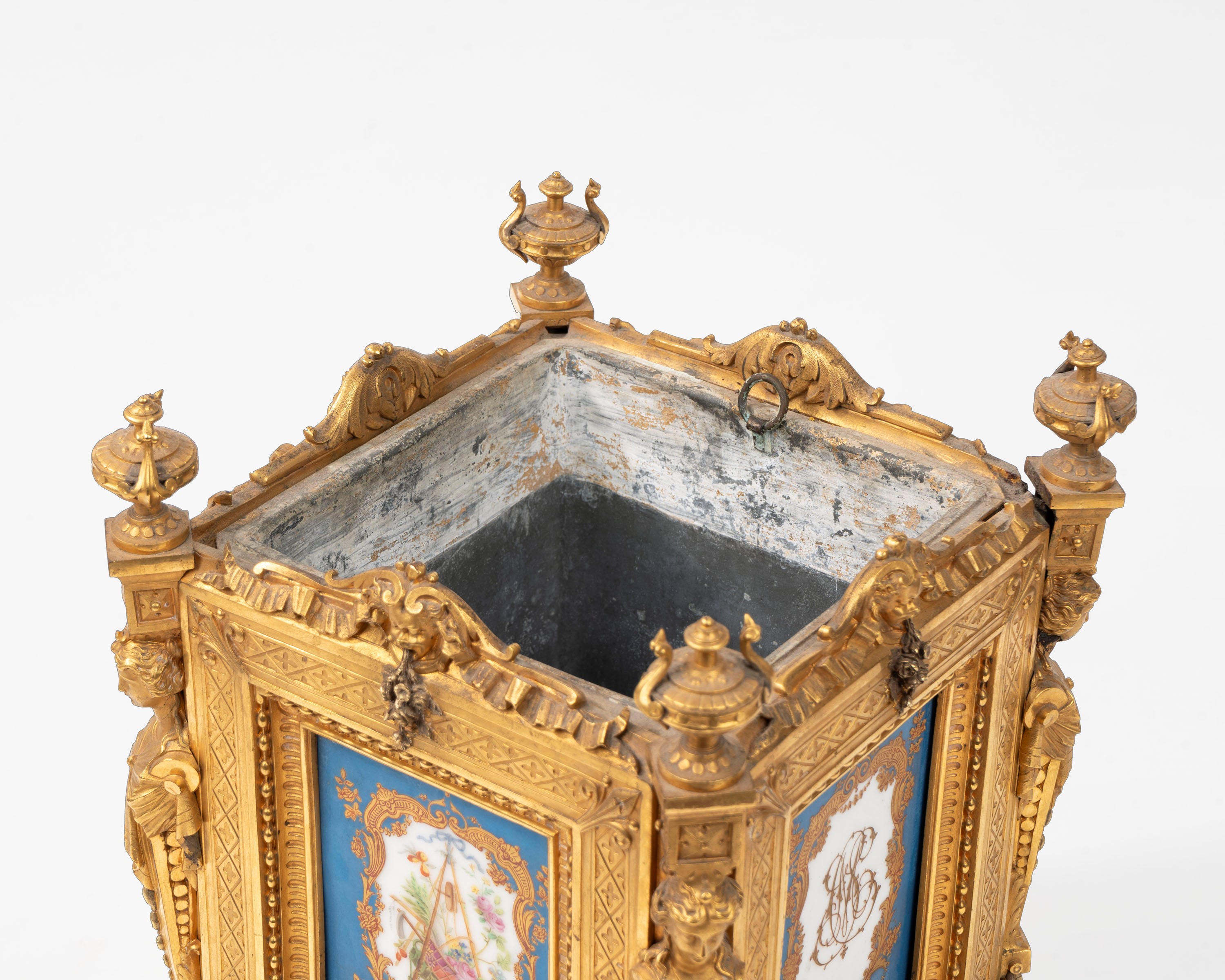 Importante Jardinier in Bronzo Dorato e Porcellana Napoleone III, Francia Secolo XIX