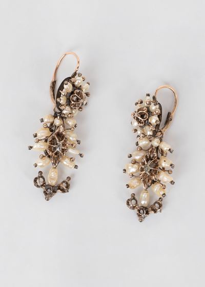 Paio di Orecchini in Oro 9k e Perle e Rose di Diamante, Secoli XVIII-XIX