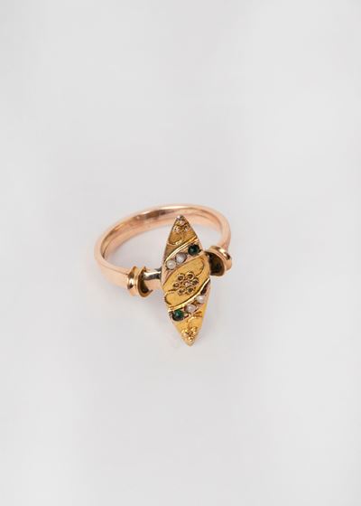 Anello in Oro Rosa 9k con Perline e Pietre Dure, Secolo XX