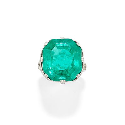 Importante Anello con Smeraldo