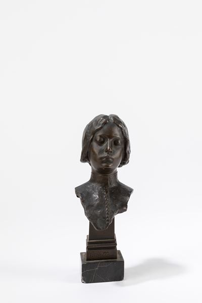 Sola - scultura in bronzo su base in marmo