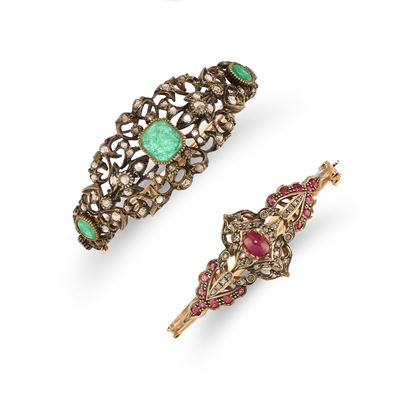 Due bracciali in argento e oro giallo con diamanti e pietre preziose
