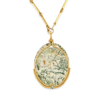 Collana in oro giallo 18k con inserto in pietra dura