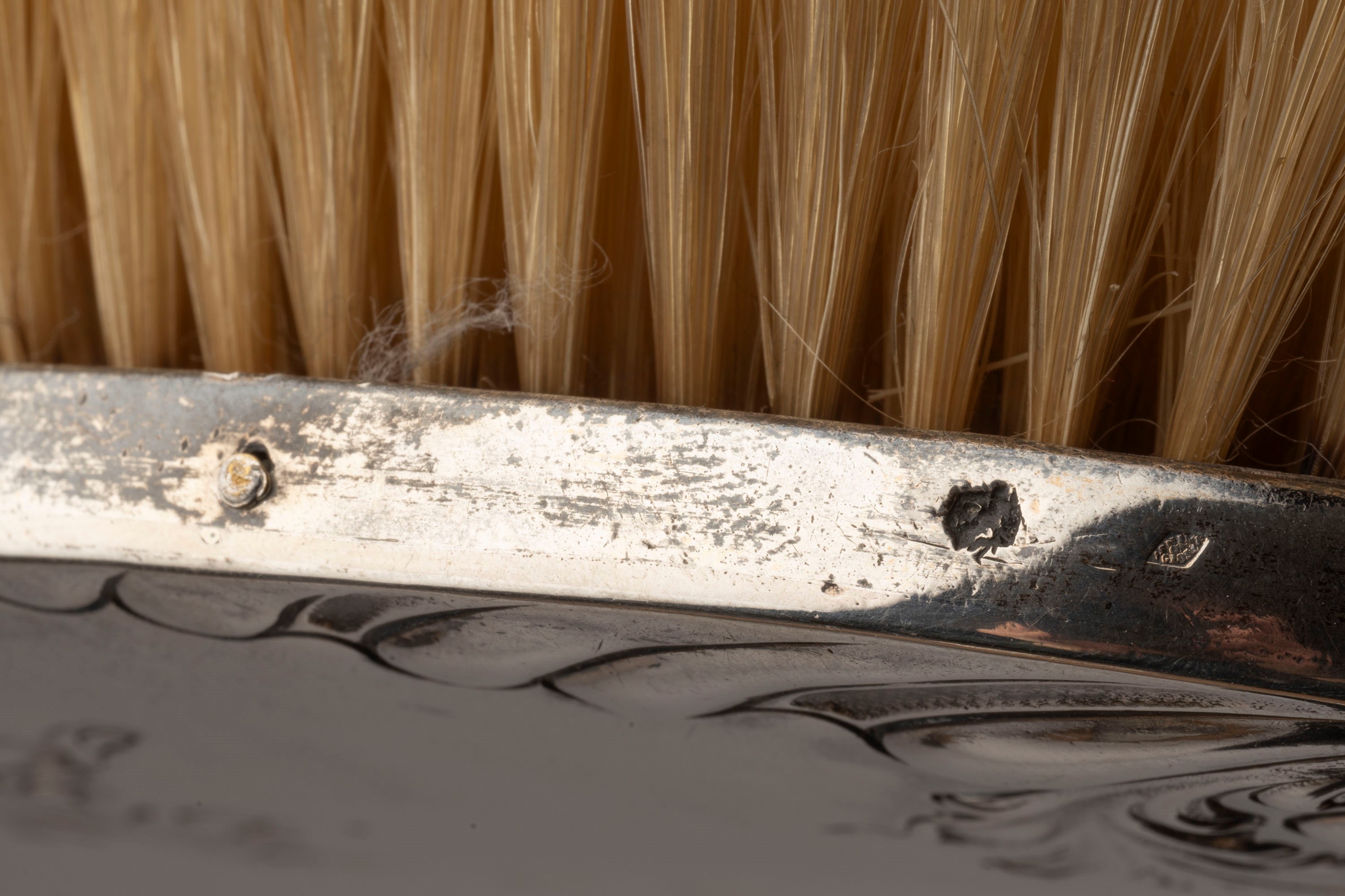 Coppia di Candelieri e Sette Oggetti da Toilette