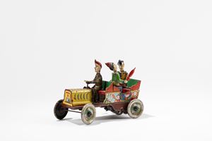 Auto con tre pagliacci: "Ta-Ra-Ra-Bum"