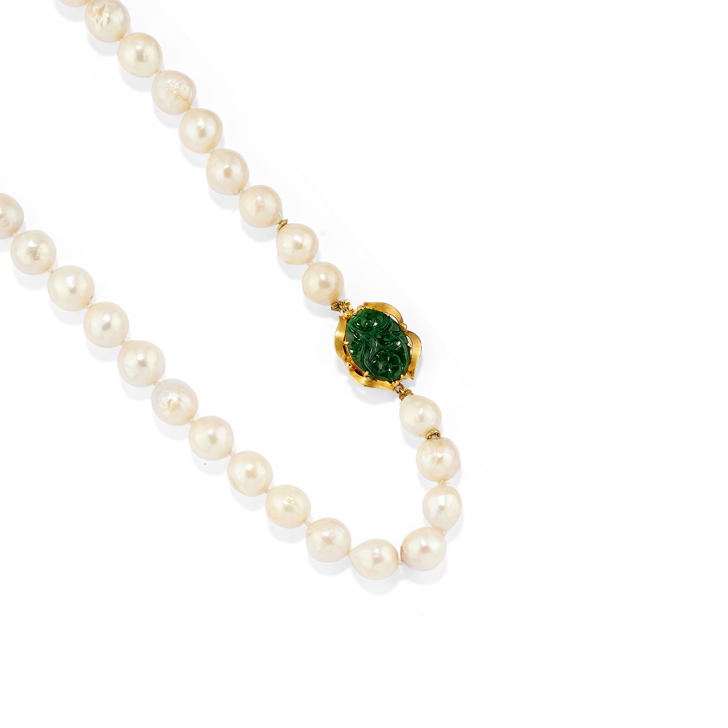 Due collane e un anello in oro giallo 18k con lapislazzuli e perle coltivate