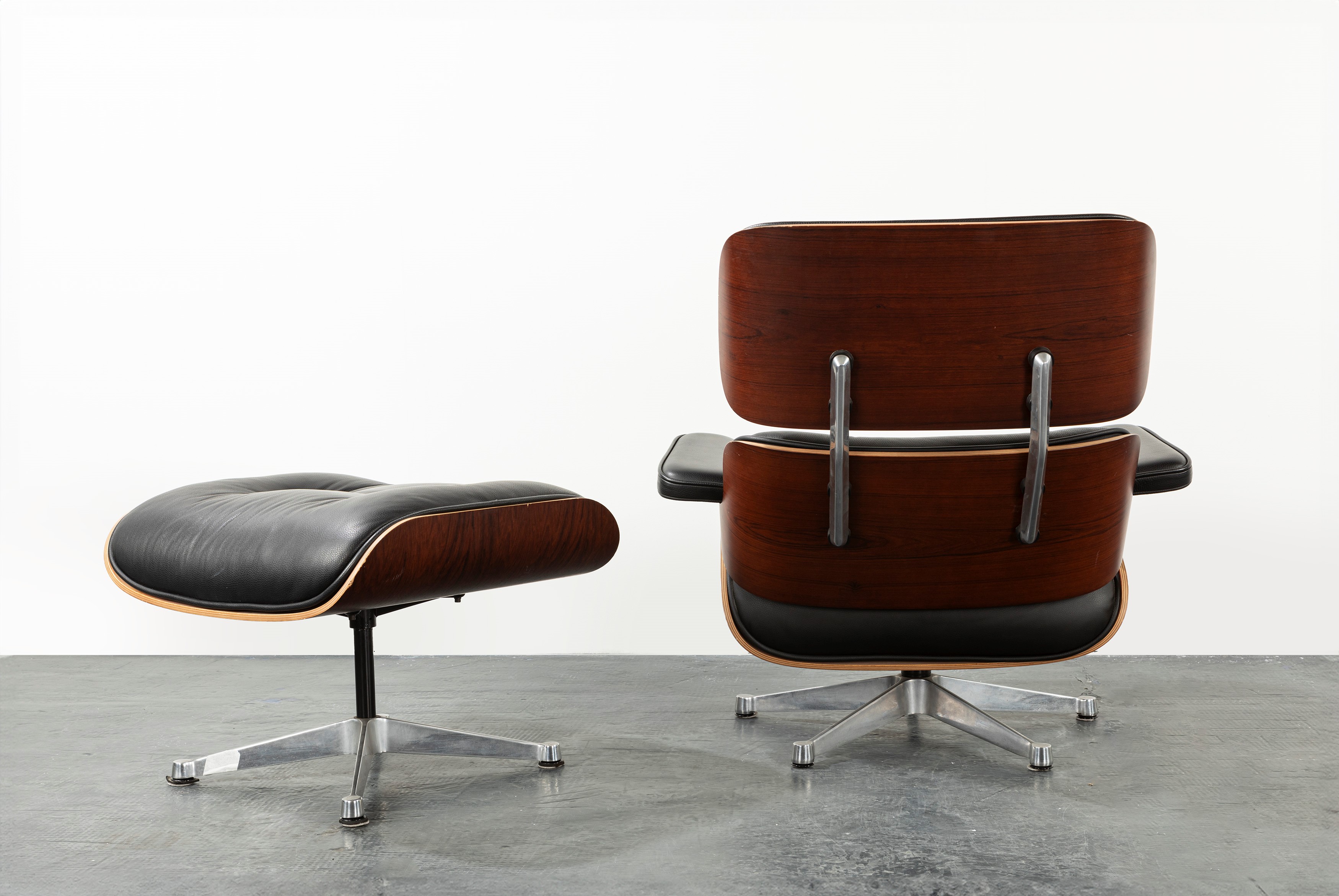 Charles & Ray Eames - Lounge Chair & Ottoman