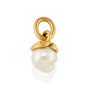Pearl pendant