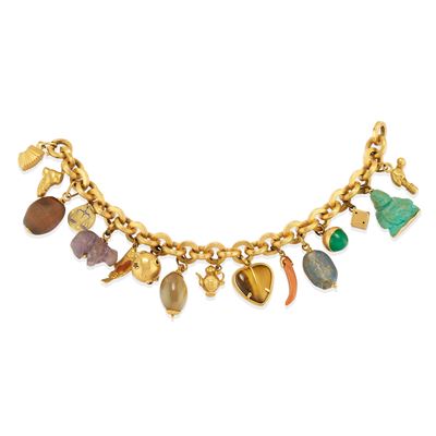 Bracciale charms, oro giallo 18k con pendenti in corallo e pietre dure